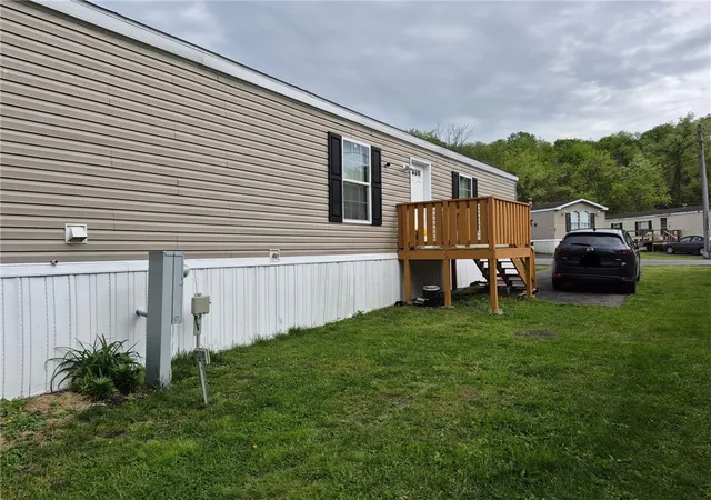 Homes for sale in Smith, PA | 27 Manor Dr, Smith, PA 15019 | MLS# 1753604