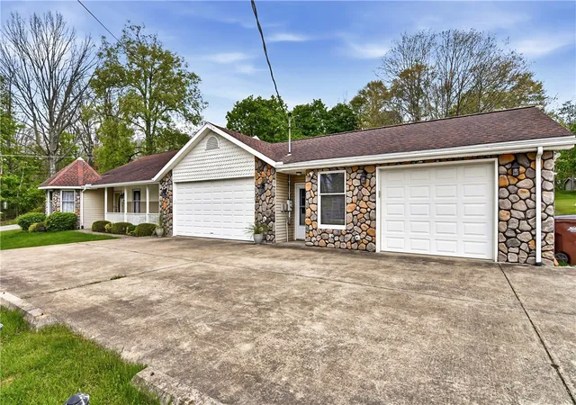 Homes for sale in Conneaut Lake, PA | 11954 Choctaw Trail, Conneaut Lake, PA 16316 | MLS# 1753011