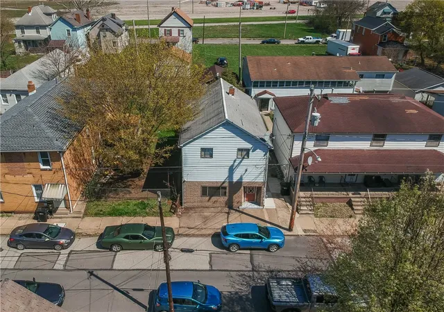 Homes for sale in Aliquippa, PA | 330 Beaver Ave, Aliquippa, PA 15001 | MLS# 1753662