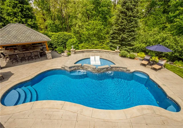 2nd image of 1007 Amy Pl, Gibsonia, PA 15044 | MLS# 1753578