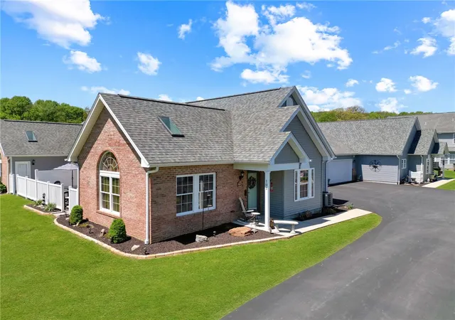 Homes for sale in North Sewickley Twp, PA | 105 White Fox Ct, North Sewickley Twp, PA 16117 | MLS# 1753405