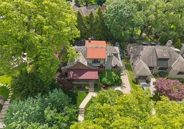 Photo 3 of Sale Pending at 1371 Navahoe Dr, Mt Lebanon, PA 15228 | MLS# 1753314 | Listing updated on 2026-08-03