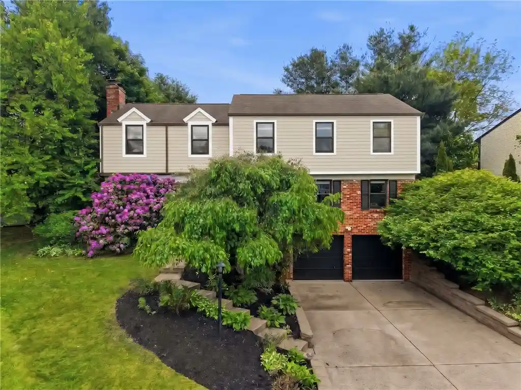Photo 1 of Single family home for sale at 911 Summit Dr, Marshall, PA 15090 | MLS# 1753535 | Listing updated on 2026-10-27