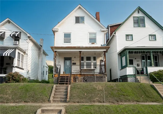 Photo 1 of Sale Pending at 925 Roup Ave, Brackenridge, PA 15014 | MLS# 1753834 | Listing updated on 2026-09-23