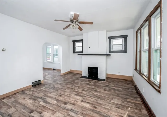 Photo 4 of Sale Pending at 925 Roup Ave, Brackenridge, PA 15014 | MLS# 1753834 | Listing updated on 2026-09-23