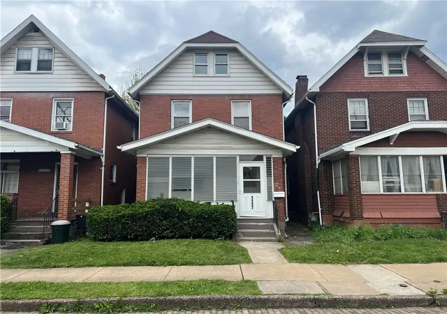 1st image of 1127 Maplewood Ave, Ambridge, PA 15003 | MLS# 1753841