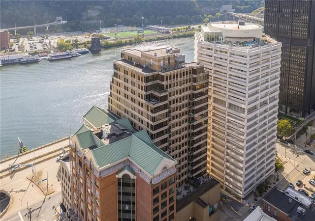 3rd image of 151 Fort Pitt Blvd, Pittsburgh, PA 15222