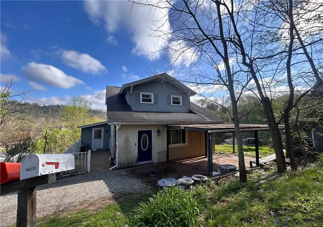 2nd image of 811 Lime St, Monongahela, PA 15063 | MLS# 1753920