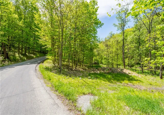 3rd image of 152 Chapel Hill Rd, Claysville, PA 15323 | MLS# 1753874