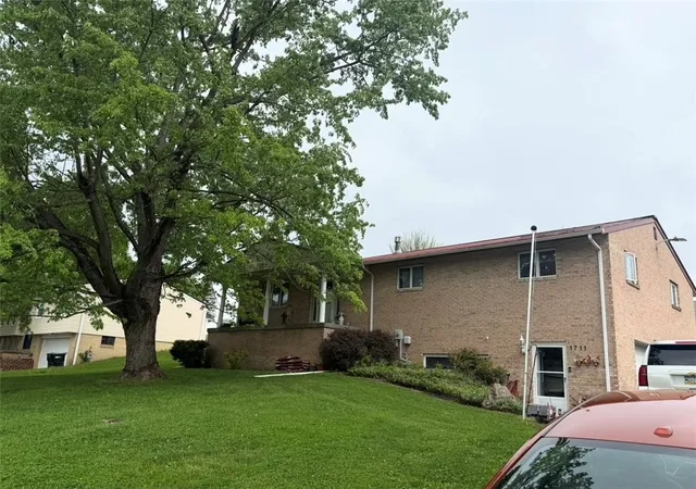 1st image of 1711 Ridgewood Dr, N Franklin Twp, PA 15301 | MLS# 1753825