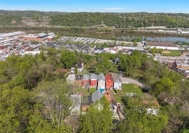 4th image of 5611 Wickliff St, Pittsburgh, PA 15201 | MLS# 1753927