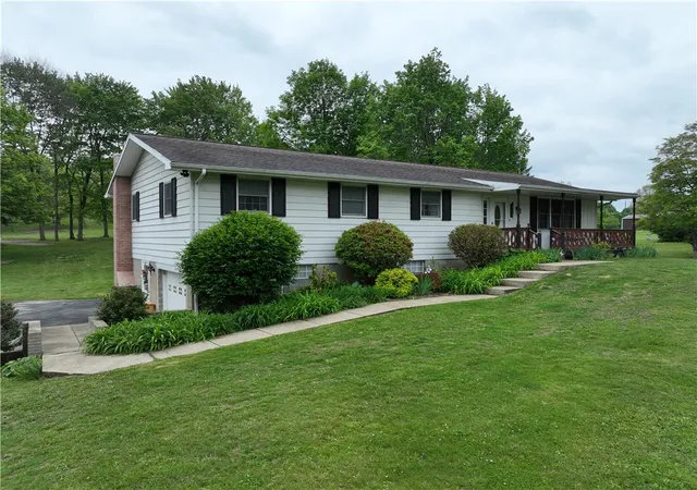 Homes for sale in Greensboro, PA | 510 Mapletown Road, Greensboro, PA 15334 | MLS# 1753911