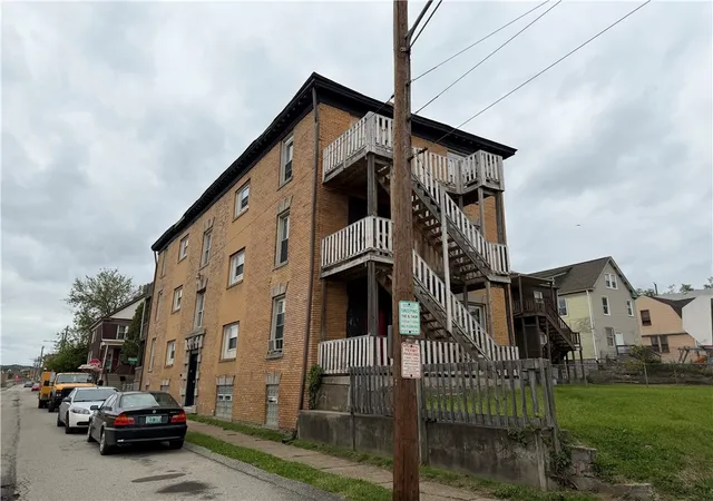 37th image of 7500 Ellesmere St, Swissvale, PA 15218 | MLS# 1754005