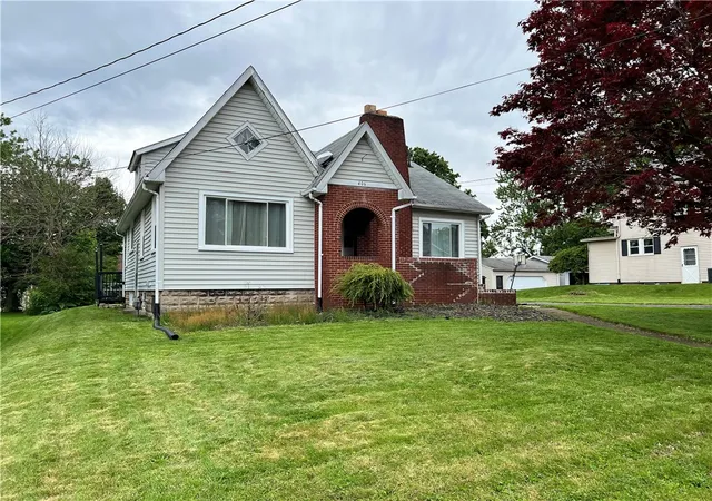 1st image of 406 Service Ave, Sharon, PA 16146 | MLS# 1754031