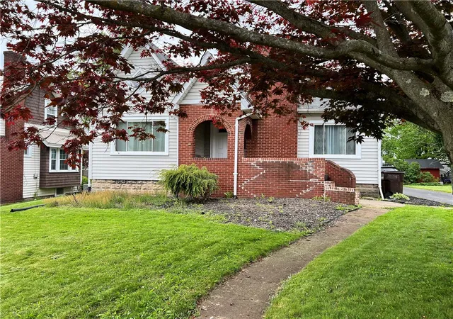 2nd image of 406 Service Ave, Sharon, PA 16146 | MLS# 1754031