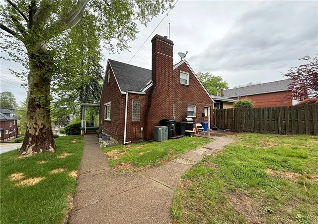 4th image of 4801 Coleridge St, Pittsburgh, PA 15201 | MLS# 1753486