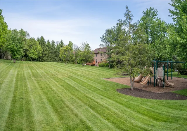 16th image of 647 Sunset Circle, Cranberry Township, PA 16066 | MLS# 1754013