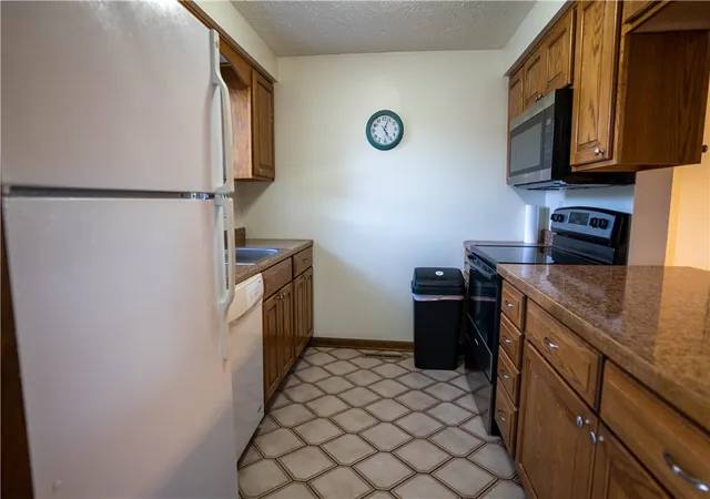 2nd image of 647 Sunset Circle, Cranberry Township, PA 16066 | MLS# 1754013