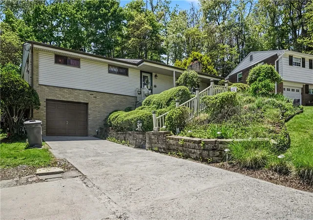Homes for sale in Shaler, PA | 405 Peters Dr, Shaler, PA 15116 | MLS# 1754044