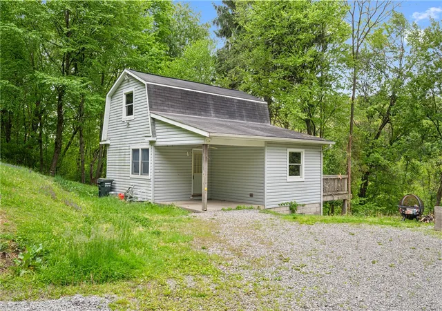 1st image of 1620 Clark Ln, Natrona Heights, PA 15065 | MLS# 1754049