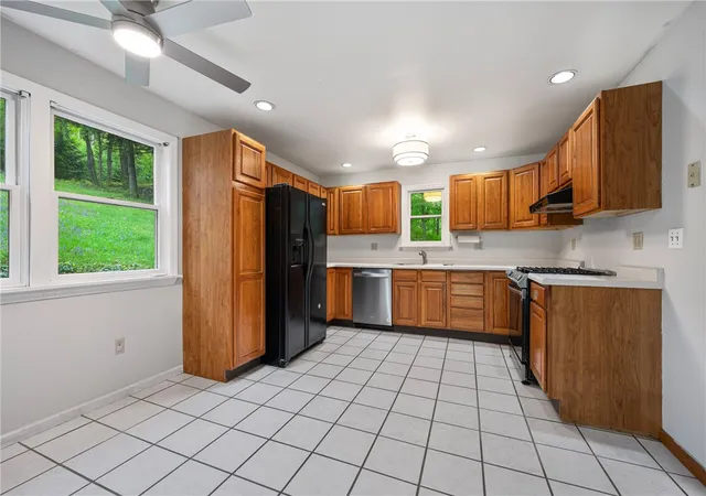 3rd image of 1620 Clark Ln, Natrona Heights, PA 15065 | MLS# 1754049