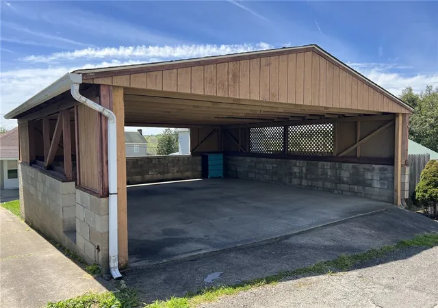 Homes for sale in Uniontown, PA | 131 E Askren St, Uniontown, PA 15401 | MLS# 1754060