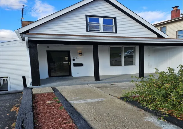 Homes for sale in Brentwood, PA | 104 Marylea Ave, Brentwood, PA 15227 | MLS# 1754058