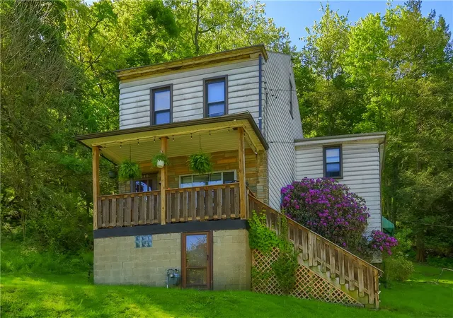 Photo 5 of Single family home for sale at 240 Mathilda St, Shaler, PA 15209 | MLS# 1754077 | Listing updated on 2026-08-04