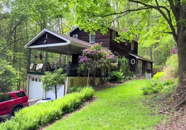 Homes for sale in Hempfield Twp, PA | 266 Echo Valley Rd, Hempfield Twp, PA 15644 | MLS# 1754090