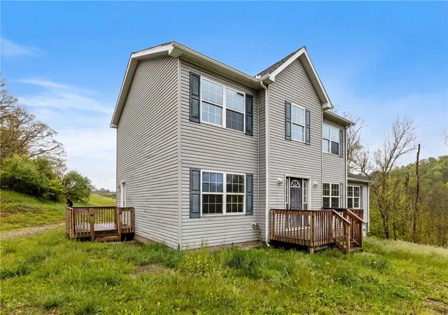 Photo 4 of House for sale at 574 Browns Crk Rd, Sycamore, PA 15364 | MLS# 1753821 | Listing updated on 2026-06-02