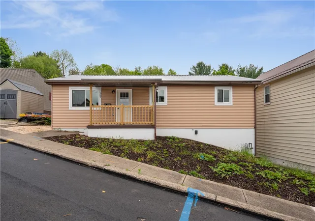 1st image of 509 Burns St, Vandergrift, PA 15690 | MLS# 1754088