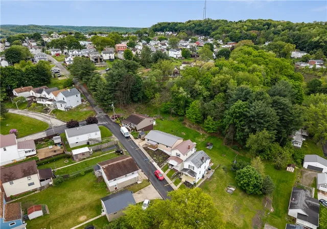 2nd image of 509 Burns St, Vandergrift, PA 15690 | MLS# 1754088
