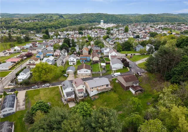 4th image of 509 Burns St, Vandergrift, PA 15690 | MLS# 1754088