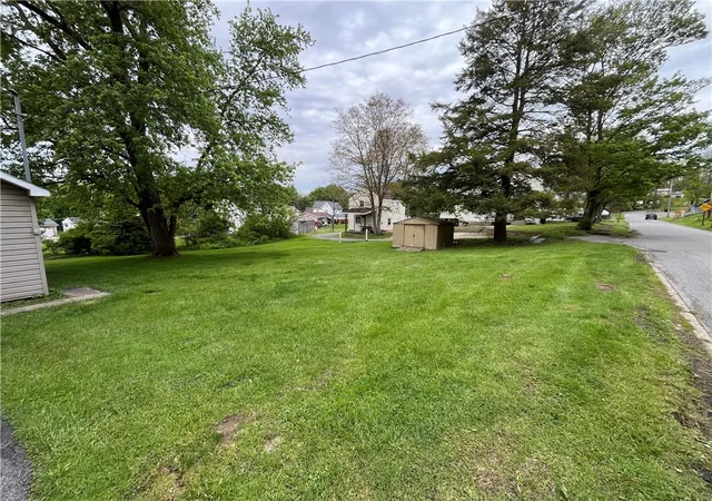 2nd image of 406 S Penn St, Punxsutawney, PA 15767 | MLS# 1754120