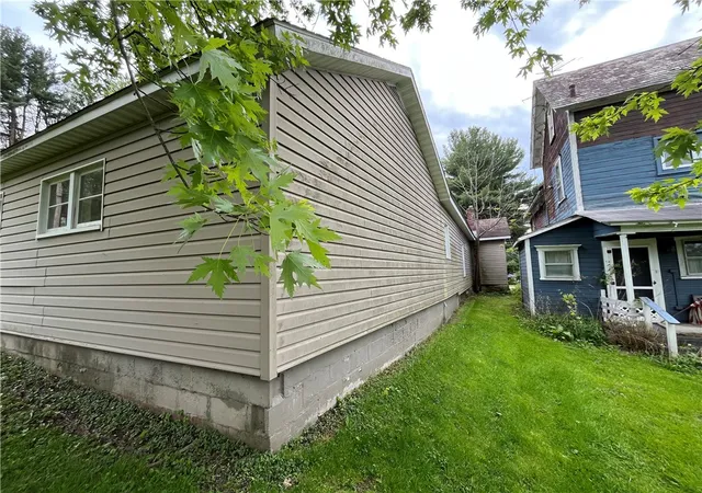 4th image of 406 S Penn St, Punxsutawney, PA 15767 | MLS# 1754120
