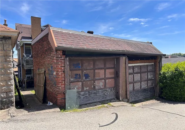 Photo 3 of Multi family home for sale at 509 Transverse Ave, Mt Oliver, PA 15210 | MLS# 1753884 | Listing updated on 2026-07-31