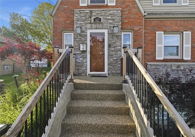 Homes for sale in Whitehall, PA | 627 Greenlee Rd, Whitehall, PA 15227 | MLS# 1754161