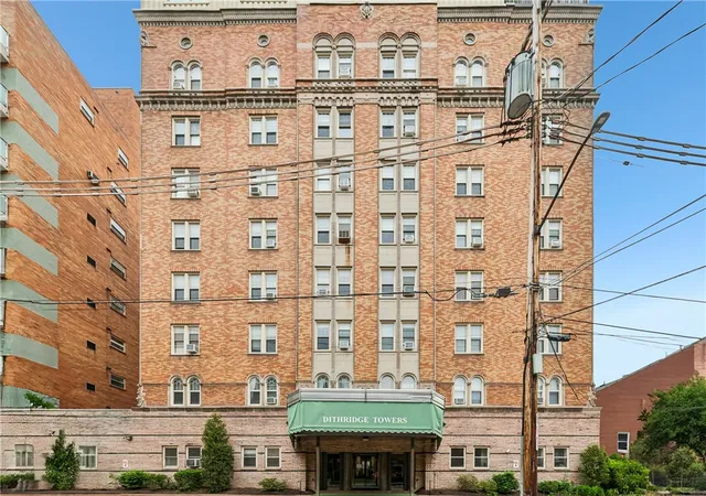 Homes for sale in Oakland, PA | 144 N Dithridge Street #207, Oakland, PA 15213 | MLS# 1754174