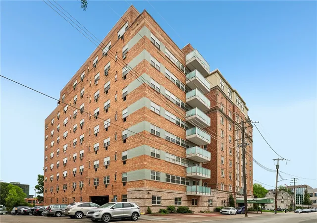 Homes for sale in Oakland, PA | 144 N Dithridge Street #207, Oakland, PA 15213 | MLS# 1754174