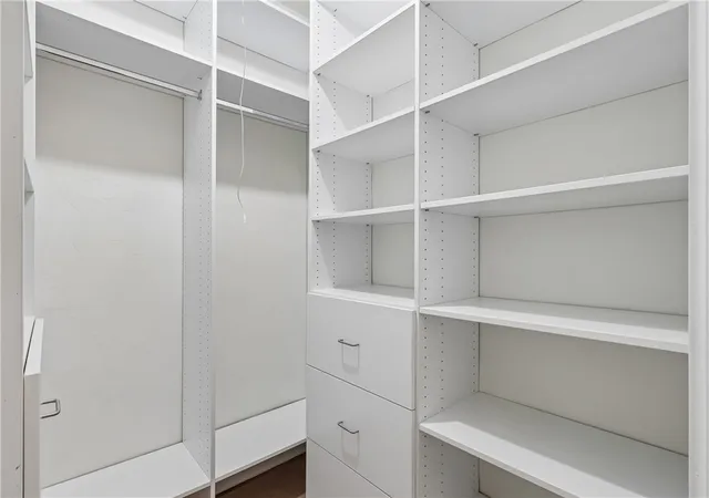 2nd image of 144 N Dithridge St, Pittsburgh, PA 15213