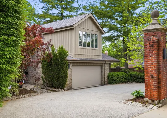 1st image of 1300 Shady Ave, Pittsburgh, PA 15217 | MLS# 1753899