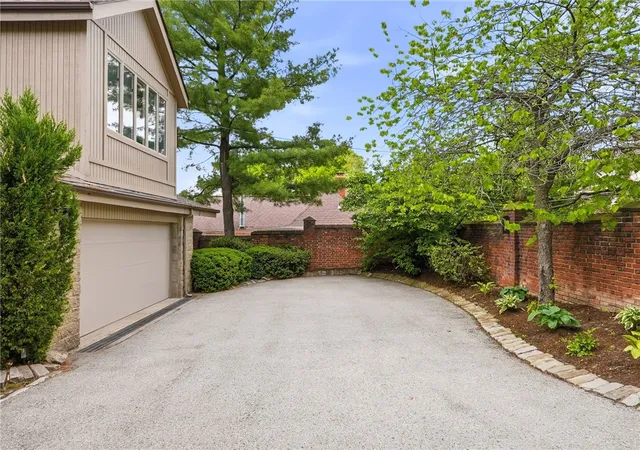 4th image of 1300 Shady Ave, Pittsburgh, PA 15217 | MLS# 1753899