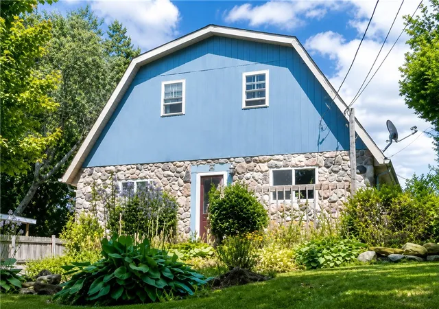 Photo 1 of Single family home for sale at 1112 Glenn Ave, Beaver Falls, PA 15010 | MLS# 1754234 | Listing updated on 2026-06-11
