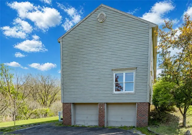 Homes for sale in Murrysville, PA | 103 Sandune Dr, Murrysville, PA 15668 | MLS# 1754278
