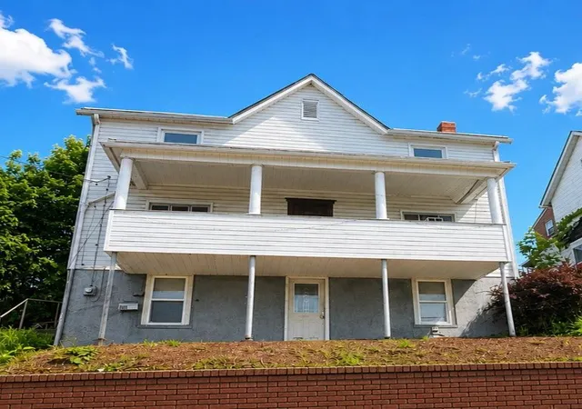 Homes for sale in Vandergrift, PA | 319 Lowell, Vandergrift, PA 15690 | MLS# 1754365