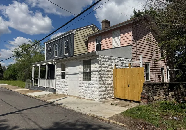 Homes for sale in Lincoln Larimer, PA | 527 Lenora Street, Lincoln Larimer, PA 15206 | MLS# 1754385