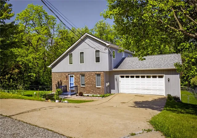 Homes for sale in Baldwin Boro, PA | 59 Hartl Ln, Baldwin Boro, PA 15227 | MLS# 1754387