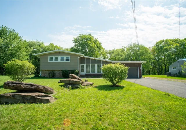 Homes for sale in Center Twp, PA | 858 Monaca Rd, Center Twp, PA 15061 | MLS# 1754354