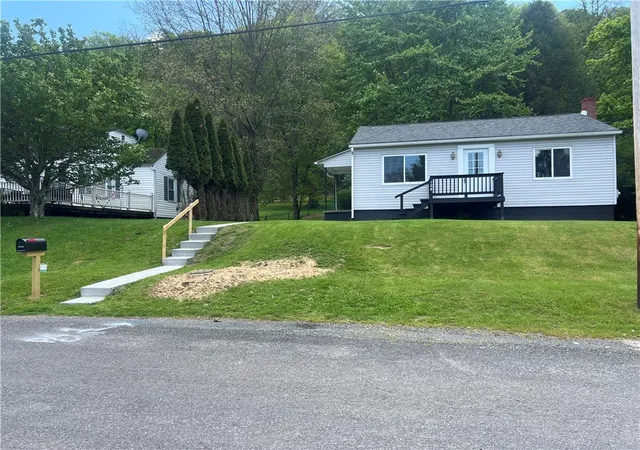 Homes for sale in Ligonier Twp, PA | 128 15th St, Ligonier Twp, PA 15944 | MLS# 1754413