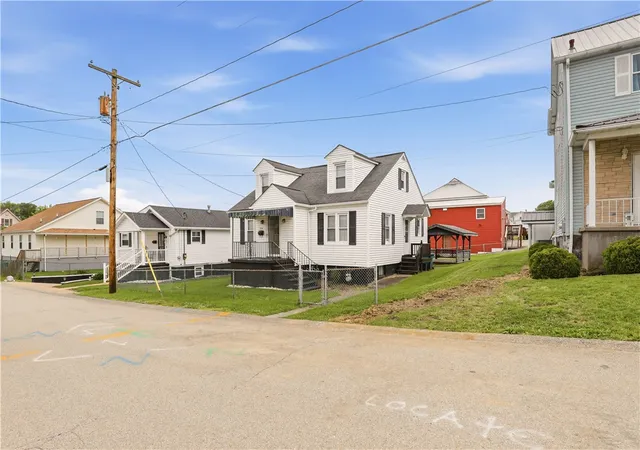 Homes for sale in Mt Pleasant Boro, PA | 214 S Sycamore St, Mt Pleasant Boro, PA 15666 | MLS# 1754271